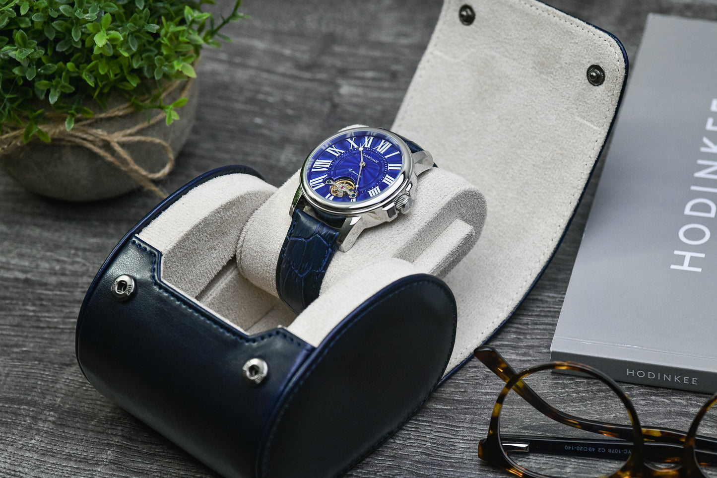 1 Watch Case - Midnight Blue (Ivory White)