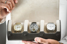 Laden Sie das Bild in den Galerie-Viewer, bulova earnshaw watches case
